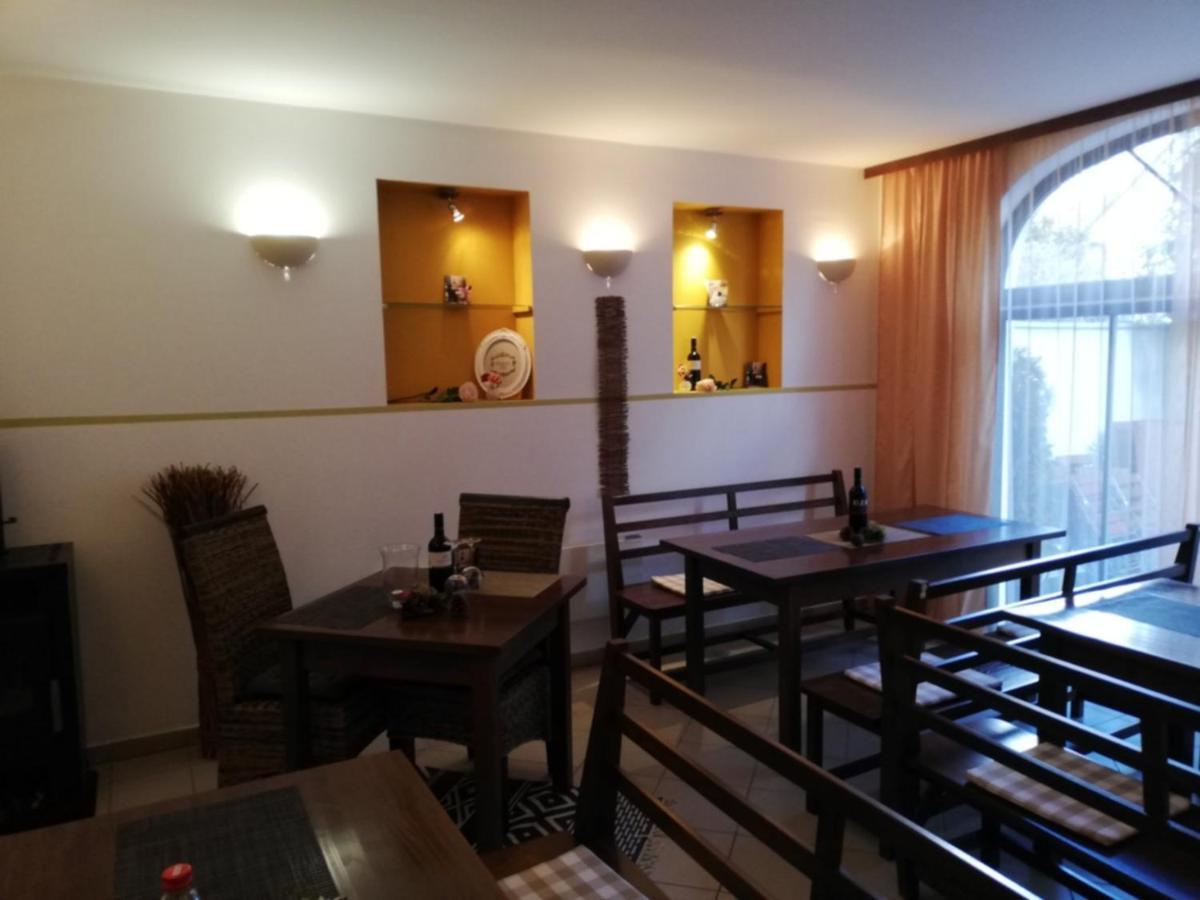 Landhaus Klambauer Ferienapartments Thermennaehe St Martins Therme เฟราเอินเคอร์เคิน ภายนอก รูปภาพ