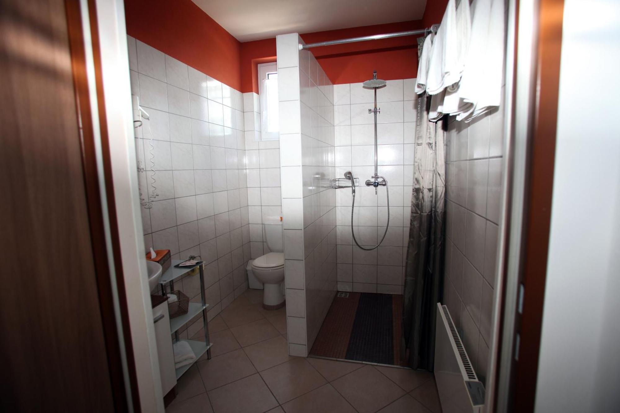 Landhaus Klambauer Ferienapartments Thermennaehe St Martins Therme เฟราเอินเคอร์เคิน ภายนอก รูปภาพ